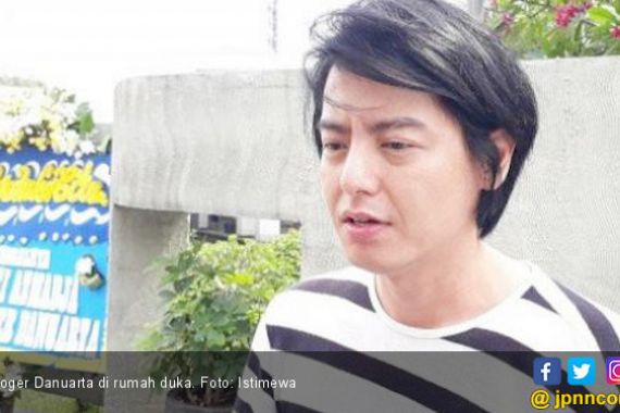 Tulis Pesan Haru, Roger Danuarta Buktikan Sudah Mualaf - JPNN.COM
