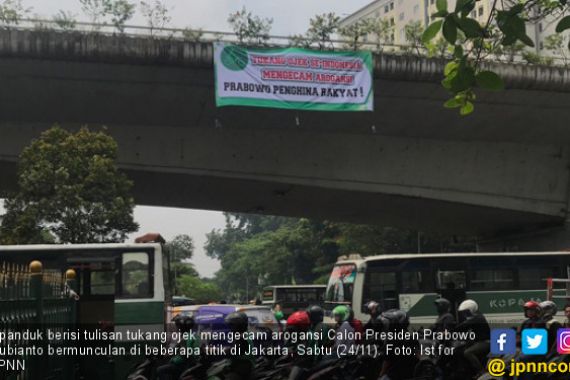 Spanduk Tukang Ojek Kecam Arogansi Prabowo Muncul di Jakarta - JPNN.COM