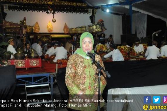 Siti Fauziah: Wayang Kulit Efektif untuk Sosialisasi 4 Pilar - JPNN.COM