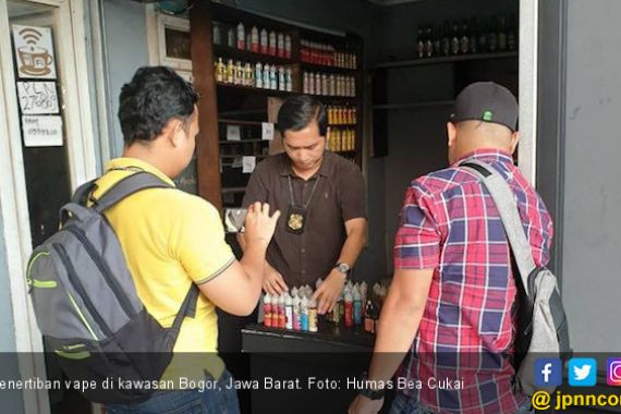 Tegakkan Aturan di Bidang Cukai, Bea Cukai Bogor Sidak Vape - JPNN.COM