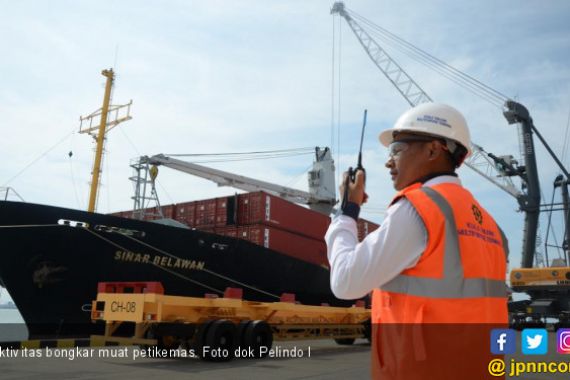 Perdana, Pelindo I Ekspor Petikemas ke Port Klang Malaysia - JPNN.COM