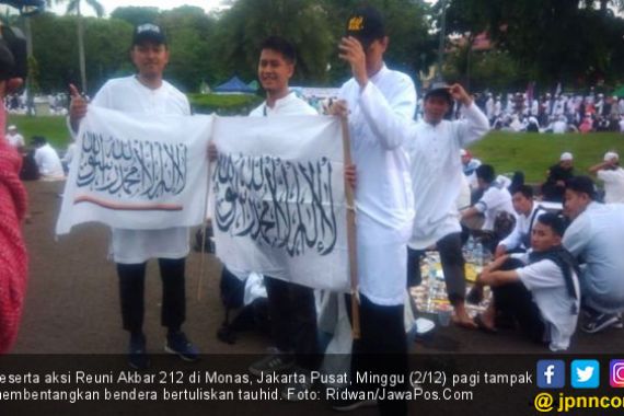 Massa Reuni 212 Menyemut di Monas, Prabowo Belum Terlihat - JPNN.COM