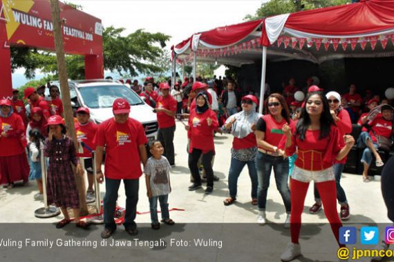 Wuling Ajak Keluarga di Jawa Tengah Berbahagia - JPNN.COM