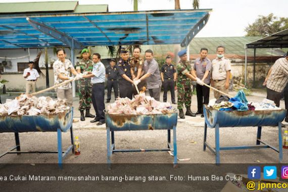 Bea Cukai Mataram Musnahkan Ribuan Barang Hasil Sitaan - JPNN.COM