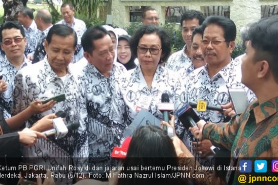 Undang Ketum PGRI ke Istana, Jokowi Singgung Guru Honorer - JPNN.COM