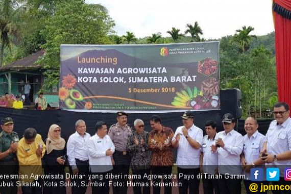 Kementan Resmikan Agrowisata Durian di Kota Solok - JPNN.COM