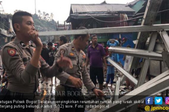 Puting Beliung Bogor: 770 Rumah Rusak, 1 Orang Meninggal - JPNN.COM
