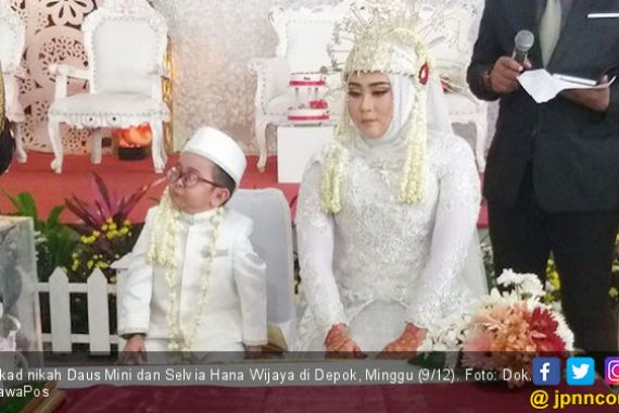 Resmi Nikahi Selvia, Daus Mini Langsung Bulan Madu ke Bali - JPNN.COM