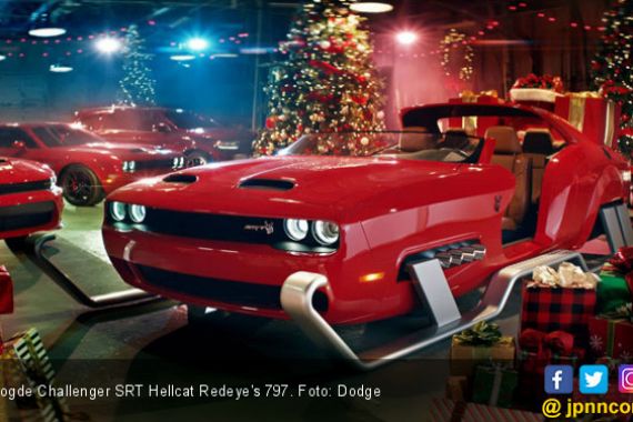 Dodge Sulap Challenger SRT Jadi Kereta Sinterklas - JPNN.COM