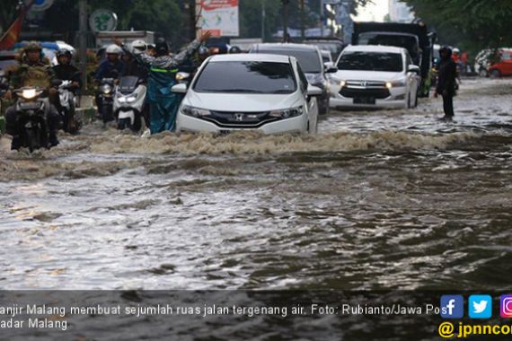 Banjir Malang: Dimas Oki Saputra Hanyut Terbawa Arus - JPNN.COM