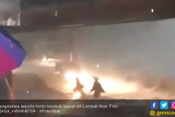 Lihat Video Air Terjun Lembah Anai Meluap, Ngeri.. - JPNN.COM