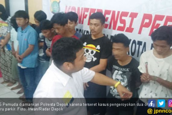 Balas Dendam, 15 Pemuda di Depok Keroyok 2 Juru Parkir - JPNN.COM