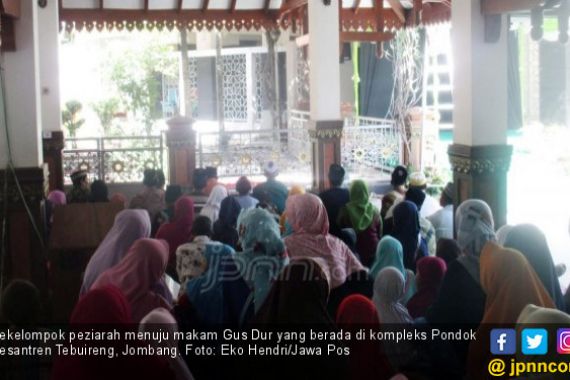 Peziarah Makam Gus Dur tak Hanya dari Jawa tapi juga Aceh - JPNN.COM