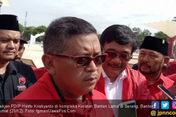 Doa & Asa Safari Politik PDIP di Makam Sultan Ageng Banten - JPNN.COM