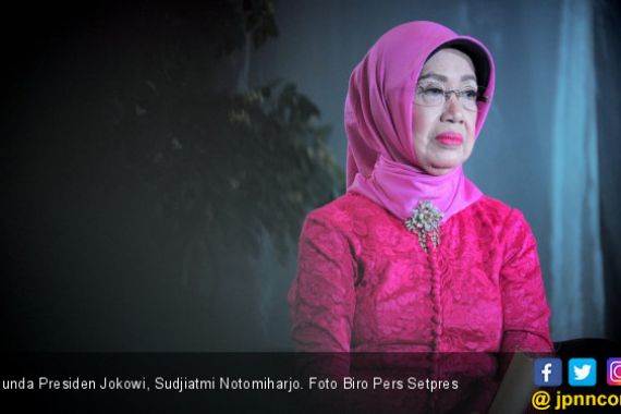 Kejutan Presiden Jokowi untuk Sang Bunda di Hari Ibu - JPNN.COM