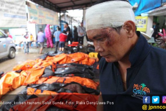 Genggaman Sang Istri Lepas saat Digulung Tsunami Selat Sunda - JPNN.COM