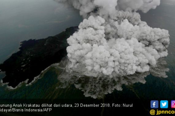 BMKG Kepung Gunung Anak Krakatau - JPNN.COM