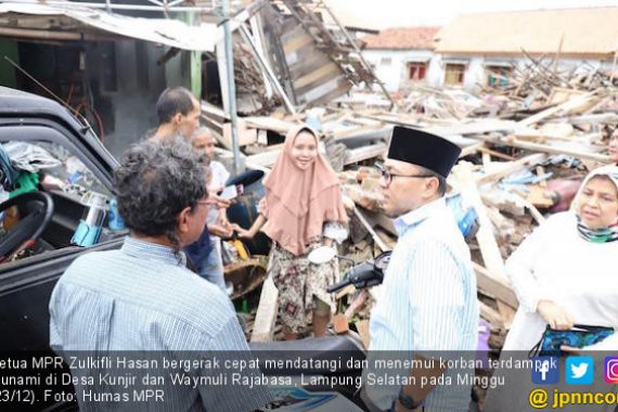 Ketua MPR Temui Warga Terdampak Tsunami di Lampung Selatan - JPNN.COM