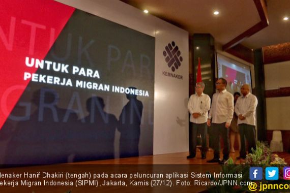 Menaker Hanif Meluncurkan Aplikasi Sistem Informasi PMI - JPNN.COM