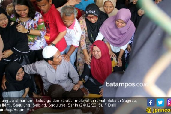 Fitri Sempat Live Instagram Sebelum Diterjang Tsunami Banten - JPNN.COM