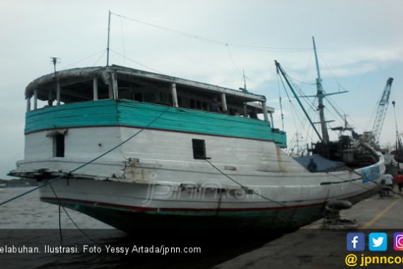 Rampdoor KMP Nusa Putera Patah di Pelabuhan Bakauheni - JPNN.COM