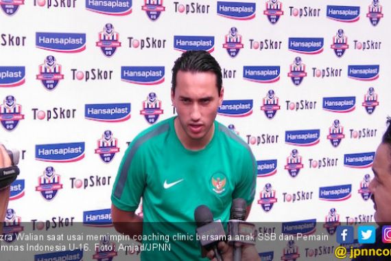 Ezra Walian Latih Anak-anak Seleksi Gothia Cup 2019 di Bogor - JPNN.COM