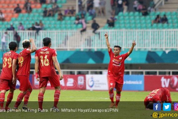 Kalteng Putra 1 vs 0 Semen Padang: Stadion Pahoe Bawa Tuah - JPNN.COM