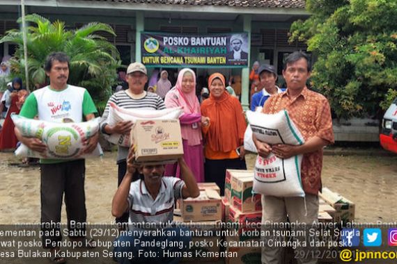 Kementan Gerak Cepat Membantu Korban Tsunami Selat Sunda - JPNN.COM