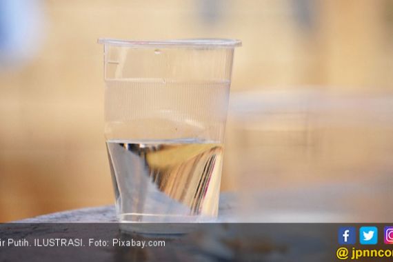 7 Hal ini Perlu Diperhatikan Saat Menjalani Terapi Minum Air Putih - JPNN.COM