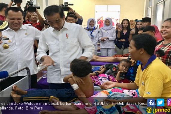 Jokowi Dengarkan Kisah Pilu Korban Tsunami di Lampung - JPNN.COM