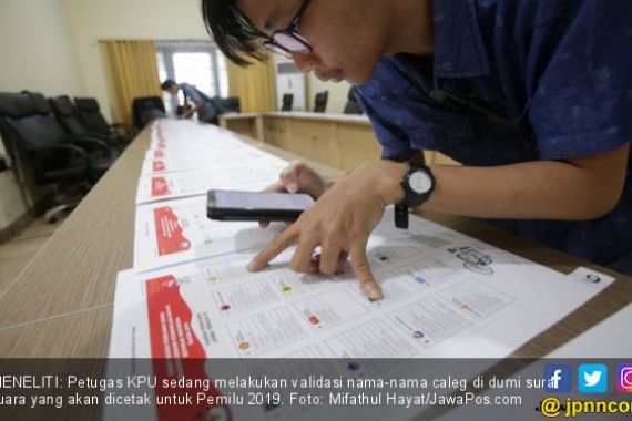 KPU Perkarakan Pembuat Hoax 7 Kontainer Surat Suara Tiongkok - JPNN.COM