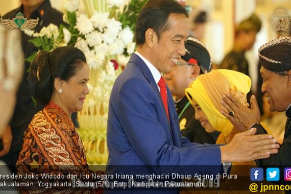 Jokowi: Dhaup Ageng Pernikahan Sakral di Tempat Sakral - JPNN.COM
