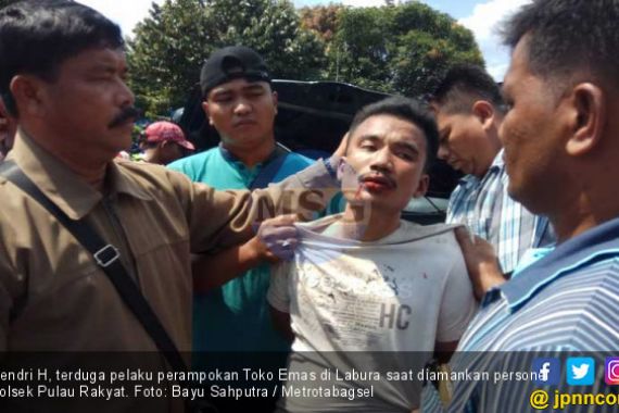 Perampok Toko Emas di Labura Dibekuk Usai Tabrak Pengendara - JPNN.COM