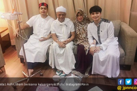 Keluarga Mulai Batasi Penjenguk Ustaz Arifin Ilham - JPNN.COM