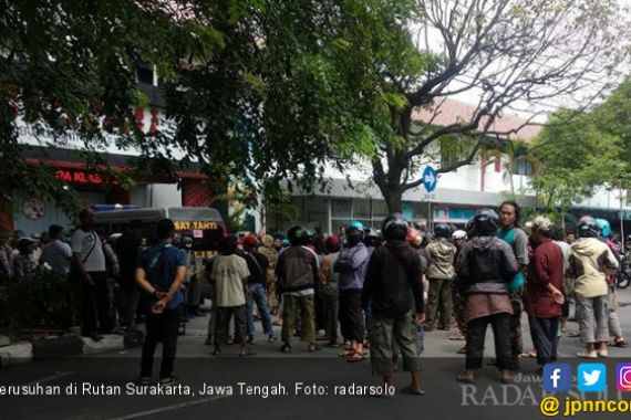 Kronologis Ricuh Pembesuk dan Napi di Rutan Surakarta - JPNN.COM