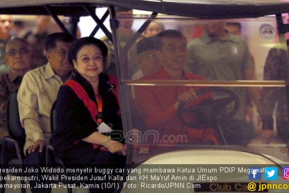 PDIP Rayakan Ultah, Presiden Jokowi Sopiri Bu Mega & Pak JK - JPNN.COM