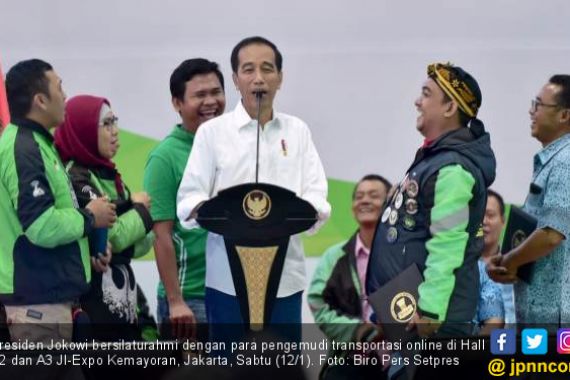 Lihat tuh, Jokowi Akrab dengan Pengemudi Transportasi Online - JPNN.COM