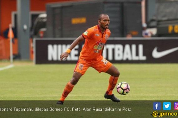 Borneo FC Terpaksa Lepas Bek Leonard Tupamahu - JPNN.COM