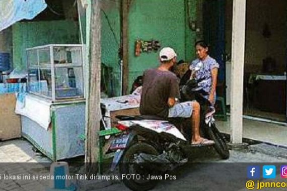 Baru Mau Buka Warung, Motor Titik Dirampas - JPNN.COM