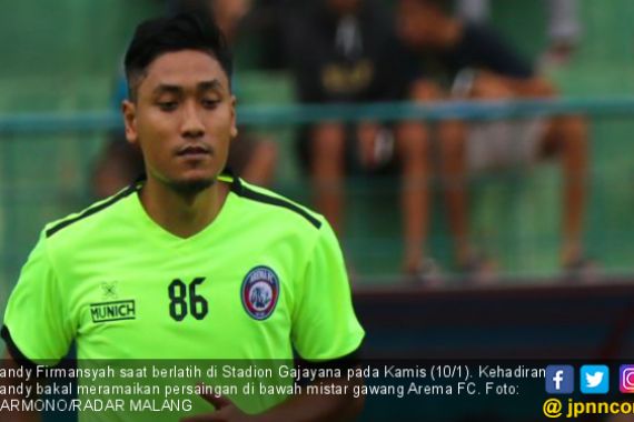 Sandy Firmansyah Ramaikan Persaingan Kiper Arema FC - JPNN.COM