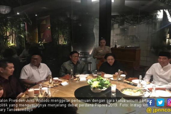 Malam - malam Jokowi Temui 9 Ketum Parpol, Bahas Apa? - JPNN.COM