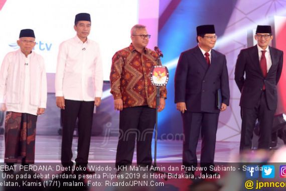 Riset G-Comm: Jokowi - Kiai Ma'ruf Ungguli Prabowo - Sandiaga di Medsos - JPNN.COM