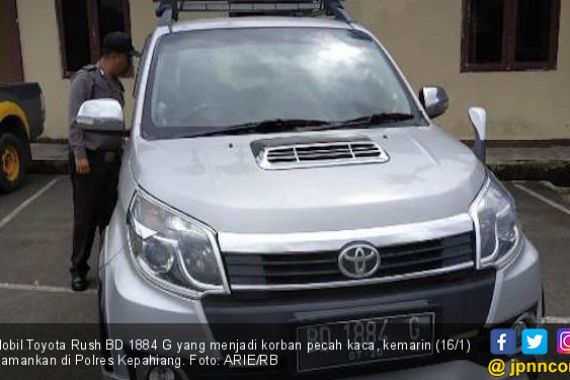 Mobil Tauke Kopi Dibobol Pencuri Bermodus Pecah Kaca - JPNN.COM