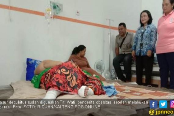 Titi Wati si Penderita Obesitas tak Mungkin Pulang pakai Ambulans - JPNN.COM