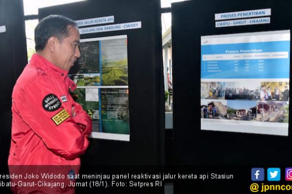 Cerita Pak Jokowi Saat Meninjau Panel Reaktivasi Jalur KA Cibatu - Cikajang - JPNN.COM