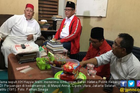 KH Hayyie Naim: Jangan Sebar Hoaks ke Ma'ruf Amin, Nanti Kualat - JPNN.COM