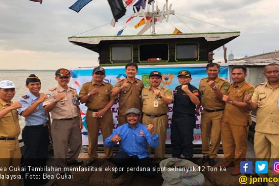 Bea Cukai Tembilahan Dorong Ekspor Perdana ke Malaysia - JPNN.COM