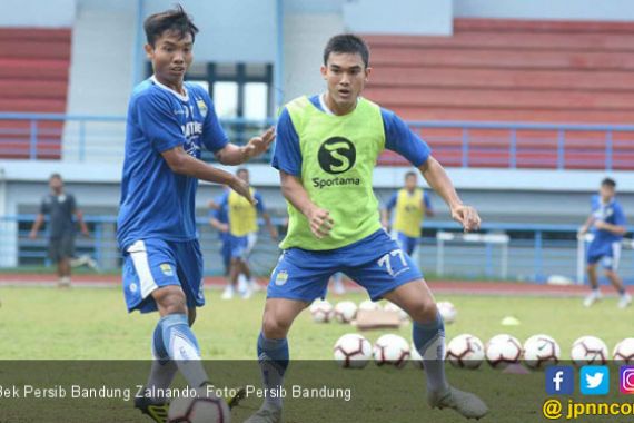 Menu Latihan di Rumah Berganti Setiap Pekan Bikin Bek Persib Ini Nyaman - JPNN.COM