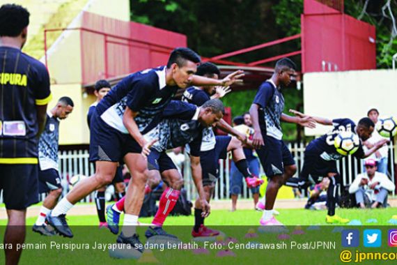 Persipura vs Kalteng Putra: Adu Cerdas Nakhoda Samba - JPNN.COM