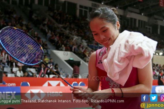 Senyum Manis Ratchanok Intanon Usai Dapat Tiket 8 Besar Indonesia Masters - JPNN.COM